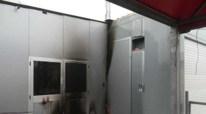 Merate, appiccato un incendio in serata all’autolavaggio