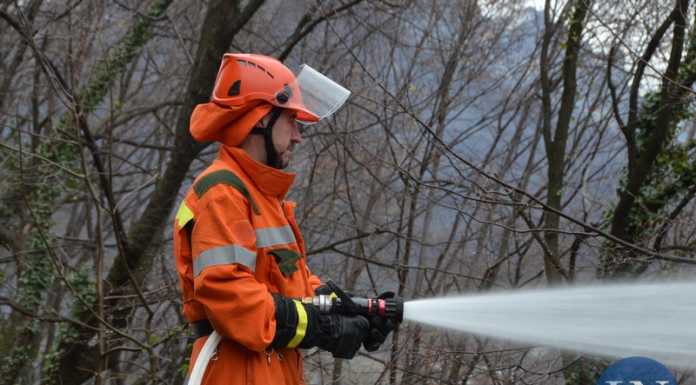 Alto rischio di incendio boschivo, vietato accendere fuochi vicino ai boschi