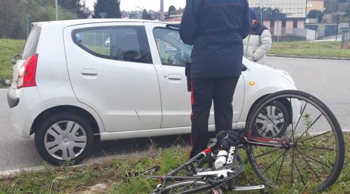 Garbagnate, ciclista investito da un’auto lungo la Provinciale