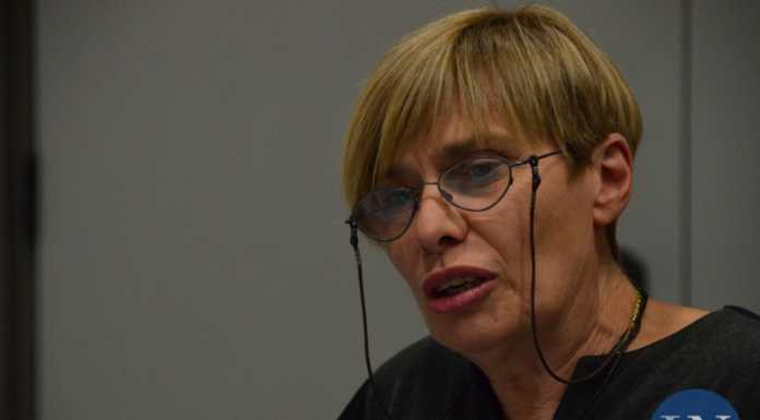 Calolzio. Panchine solidali: “Cibi esposti alle intemperie”