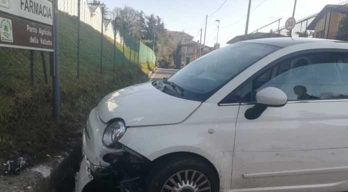 Monticello, auto contro un muretto, ferita 36enne
