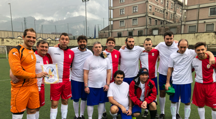 A Pescarenico la partita della solidarietà tra pompieri e ragazzi del “Cerchio aperto”