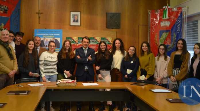 Nuovi nati, studenti meritevoli e neodiciottenni: Vercurago espone… le eccellenze