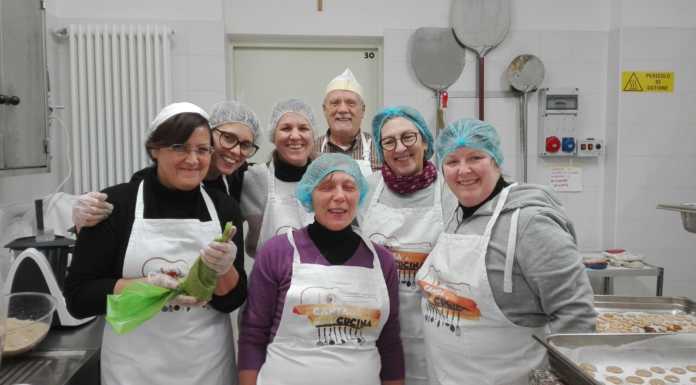 Pasticceri al lavoro, è iniziata la produzione dei Panatei di Sant’Agnese