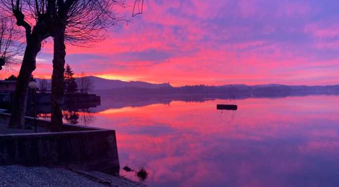 Pusiano, lo spettacolo dell’alba sul lago (FOTO)