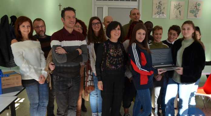 Calolzio. Ali per la Scuola dona 4 computer agli alunni con disturbi dell’apprendimento
