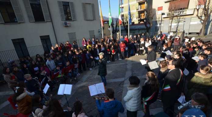 Gli studenti celebrano il Giorno della Memoria, inaugurata la mostra “Luci nel buio”