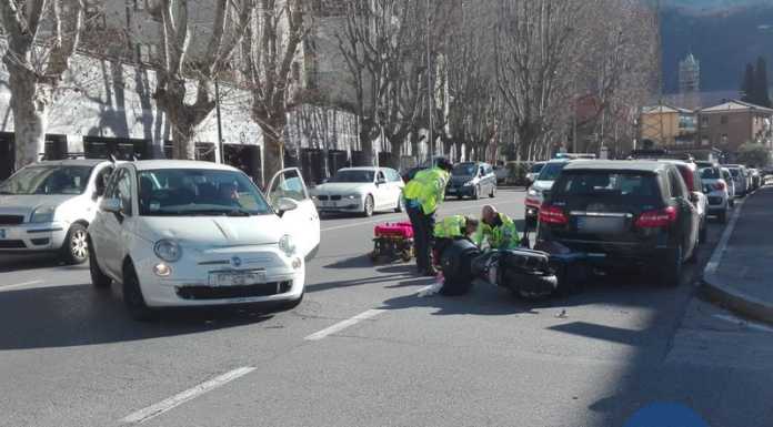 Lecco. Incidente sul viale Montegrappa, ferito un motociclista
