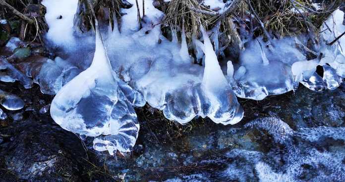 Sculture di ghiaccio: lo spettacolo della natura nelle foto di Maver