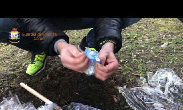 Spaccio di droga, operazione della Finanza: arresti anche nel lecchese
