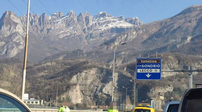 Incidente sul Terzo Ponte tra un mezzo pesante e un’auto, due feriti e lunghe code