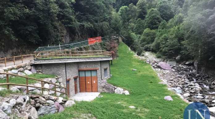 Protesta contro l’idroelettrico, sit-in e flash-mob a difesa del torrente Varrone