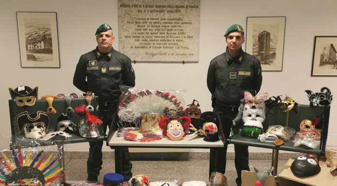 Articoli di Carnevale non in regola: maxi sequestro nel comasco