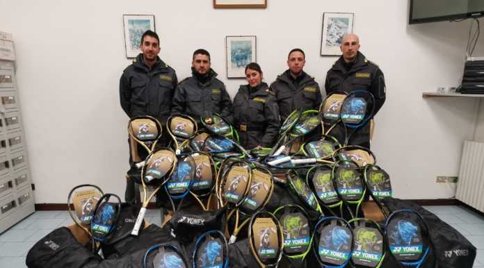 Contrabbando, la Finanza sequestra 86 racchette da tennis
