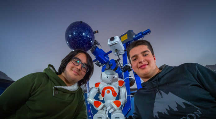 Debutto al Planetario per Nao, il robot programmato dagli studenti del Grassi