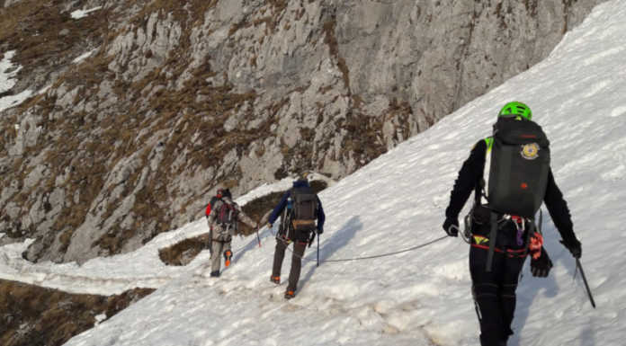 Fermati dal ghiaccio lungo il sentiero per il Bietti: Soccorso alpino al lavoro