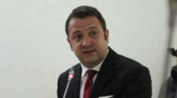 Tavolini e stand all’aperto gratis: per la fase 2 il Comune tende la mano ai commercianti