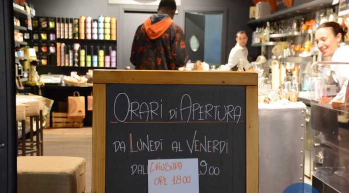 Il ‘coprifuoco’ dei bar, serrande giù e happy hour.. ridotto