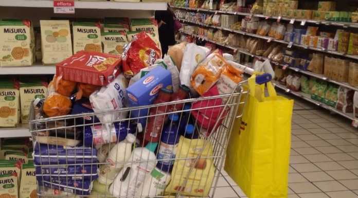 “Chiudere i supermercati a Pasqua e Pasquetta” appello dal PD a Fontana