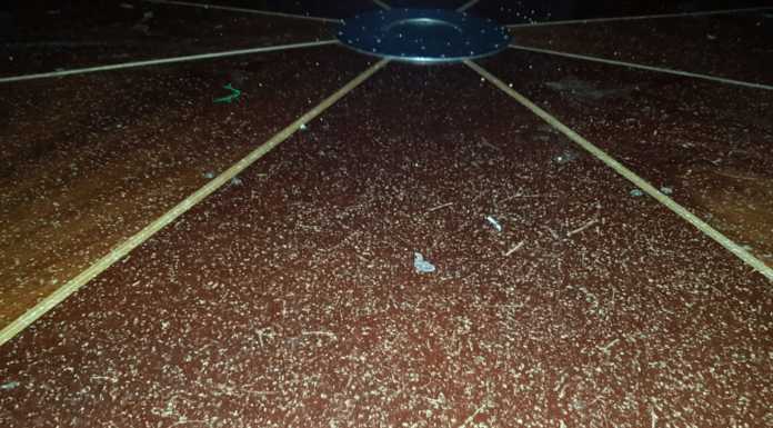 Grignetta, pavimento del bivacco già rovinato “da chi entra coi ramponi”