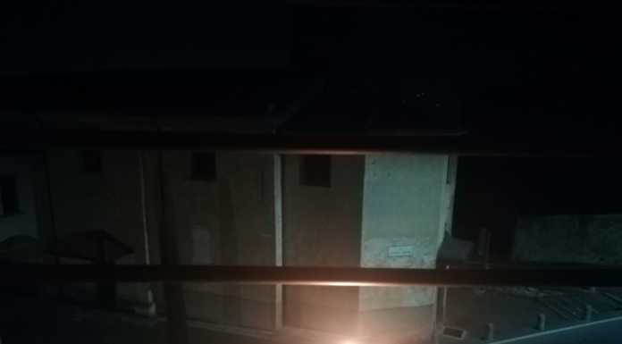 Carenno e Olginate. Luci alle finestre contro l’isolamento e la paura