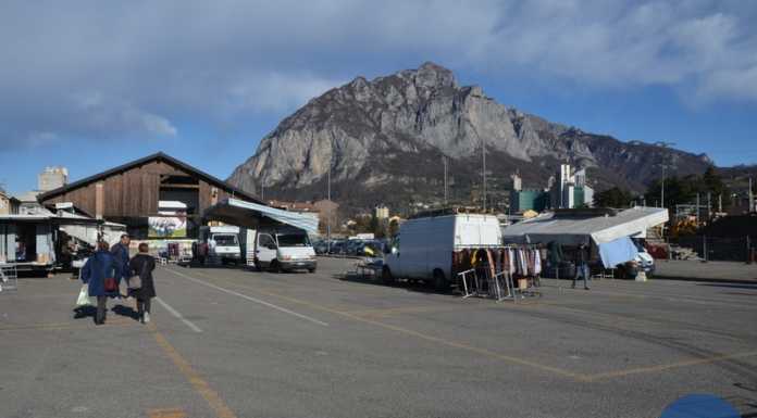 Coronavirus, mercato di Lecco deserto: “C’è l’80-90% in meno della gente”