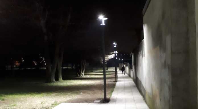 Dolzago, il nuovo camminamento illuminato al Parco degli Alpini