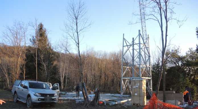 Galbiate ‘sospende’ i lavori per il 5G. “Non chiari i rischi sulla salute”