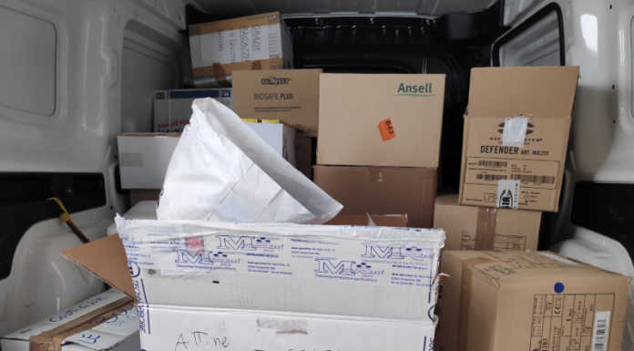 Merate, nuova maxi consegna di materiale al Mandic. Polemica per il “pacco personalizzato”