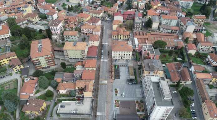 A Calolzio controlli col drone. Foto aeree della città deserta: “Pochissima gente in giro”