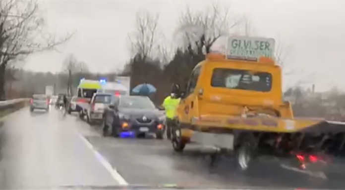 Incidente sulla provinciale a Bevera, un ferito lieve