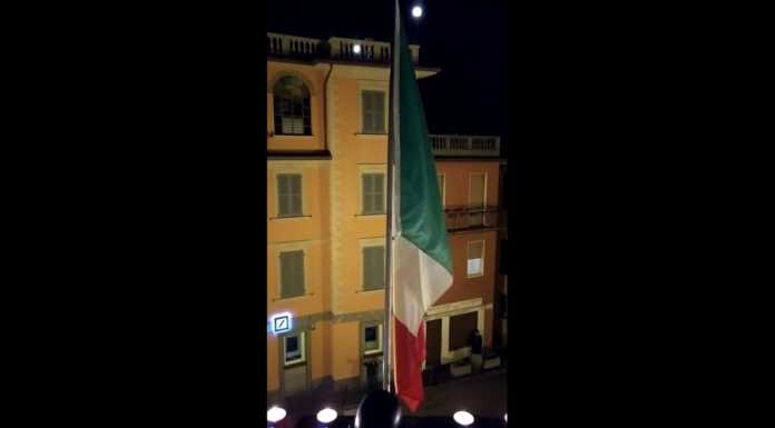 VIDEO – A Varenna risuona “Vincerò” nel flash mob contro il Coronavirus