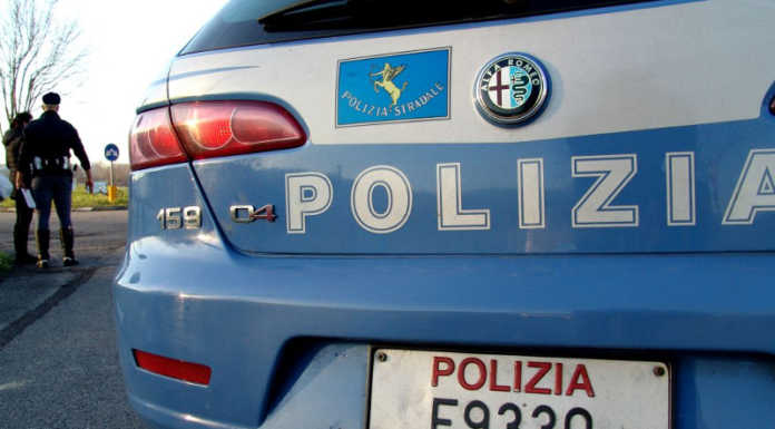 Musica e schiamazzi notturni: 9 ragazzi denunciati dalla Polizia di Stato Polizia Stradale