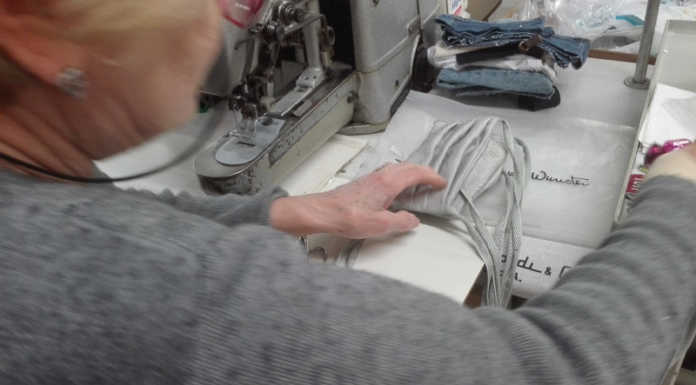 Brivio, sarte al lavoro per produrre mascherine di stoffa