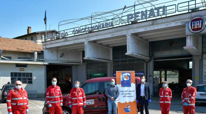 Cancro primo aiuto dona un’auto alla Cri di Lecco: un sostegno nell’emergenza covid