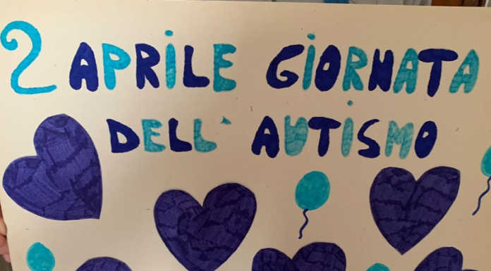 Lomagna, cuori blu sui balconi per celebrare la giornata mondiale per l’autismo