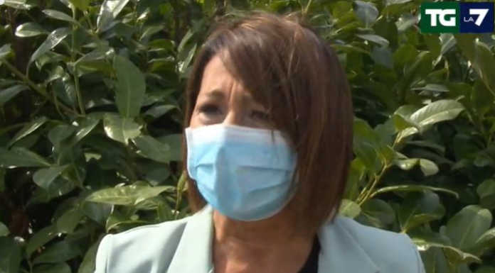 Merate, a La7 la testimonianza di un’infermiera del Frisia: “50 morti in un mese”