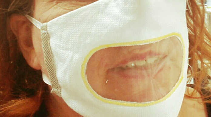 Brivio, ecco le mascherine per i non udenti: “Così li aiutiamo a comunicare”