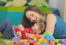 Si torna a lavorare e i bambini chi li segue? FamKare ha la risposta per te: la baby sitter su misura