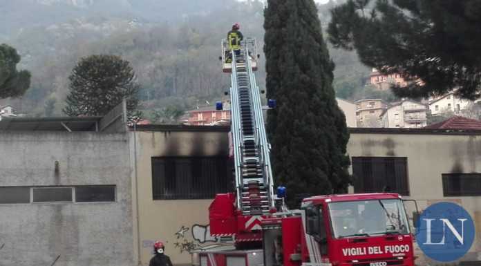 Calolziocorte, incendio al panificio Valsecchi: pompieri al lavoro
