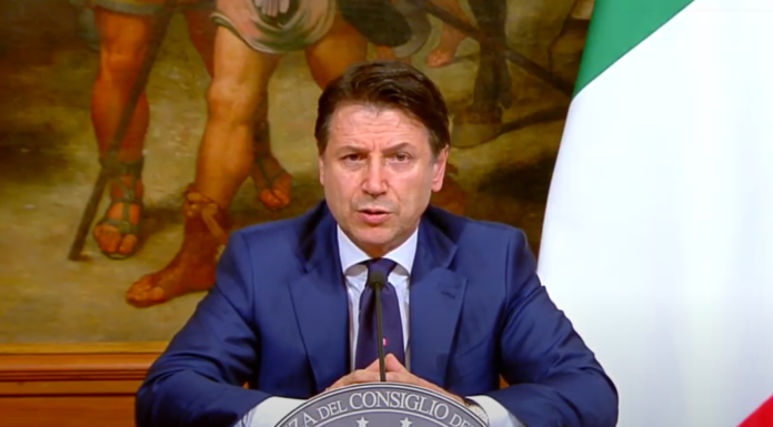 Nuovo Dpcm in arrivo: smart working, ingressi scaglionati a scuola e nuove strette ai locali