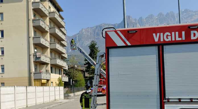Belledo, pompieri al lavoro per un principio d’incendio