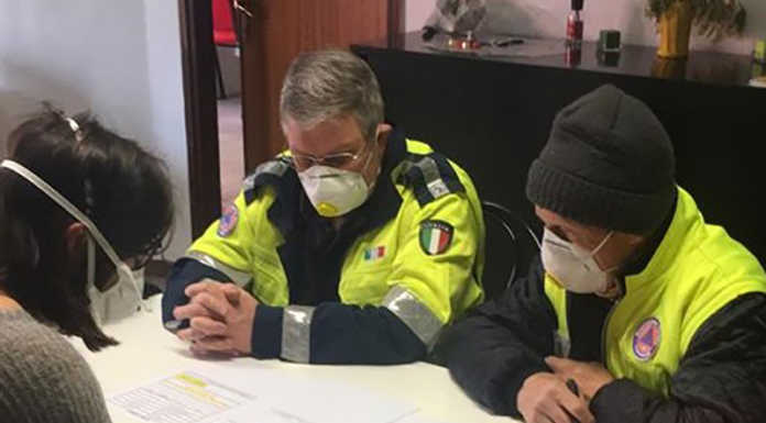 Oggiono, in 2 giorni consegnate mascherine ‘porta a porta’ a 1400 famiglie