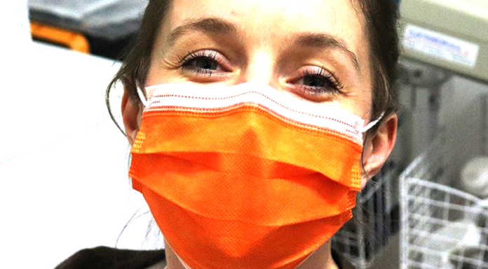 A Civate via alla consegna delle mascherine, realizzate anche dalla parrocchia