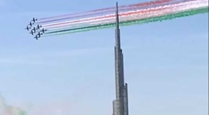 Le Frecce Tricolori sui cieli di Milano e Codogno, omaggio a tutti i Lombardi (VIDEO)