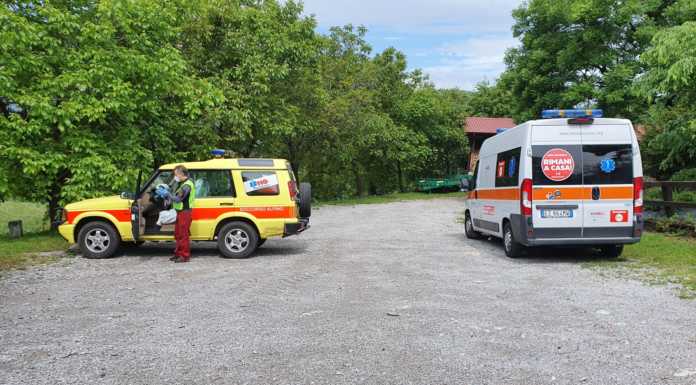 66enne di Monticello si infortuna sul sentiero a Canzo: soccorsa