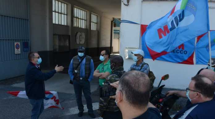 Scioperano i lavoratori della Caleotto che chiedono all’azienda più confronto