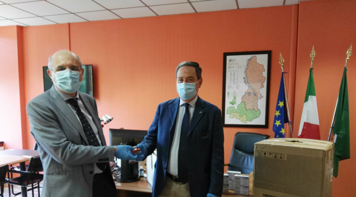 Gli ufficiali in congedo donano 200 pulsossimetri ai medici per i pazienti Covid