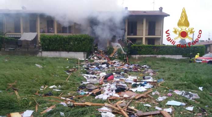 Esplosione in casa a Fino Mornasco, ritrovato morto un giovane