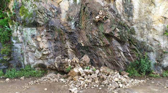 Smottamento sulla provinciale a Bellano, strada chiusa e verifiche in corso (RIAPERTA)